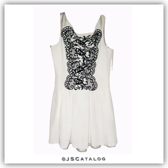 WHBM White with Black Embroidery Scoop Neck Fit & Flare Sleeveless Dress - EUC - - Picture 1 of 9